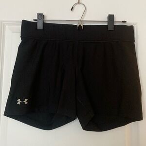 Under armor compression shorts in black gently used women’s